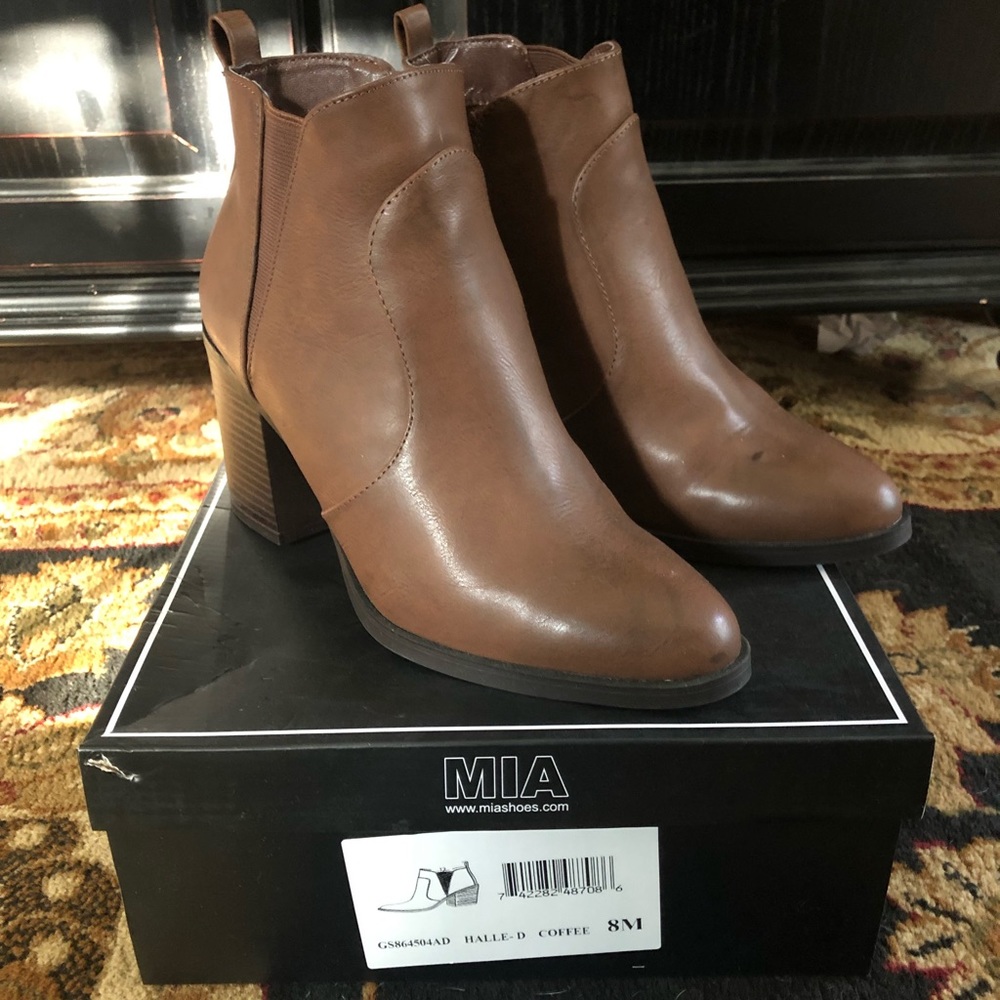 Mia booties Size 8 Coffee / medium brown